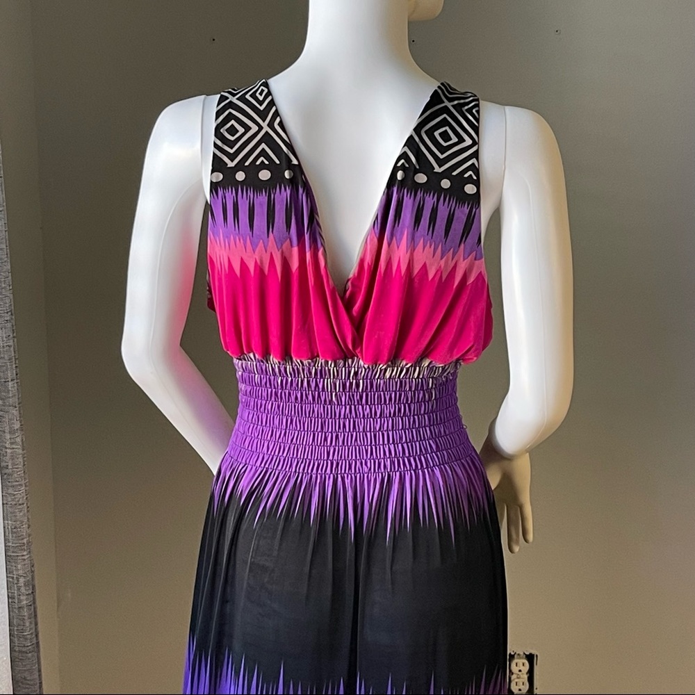 Pink New Women’s striped sleeveless dress size XL
For size 14-16 - Picture 9 of 10